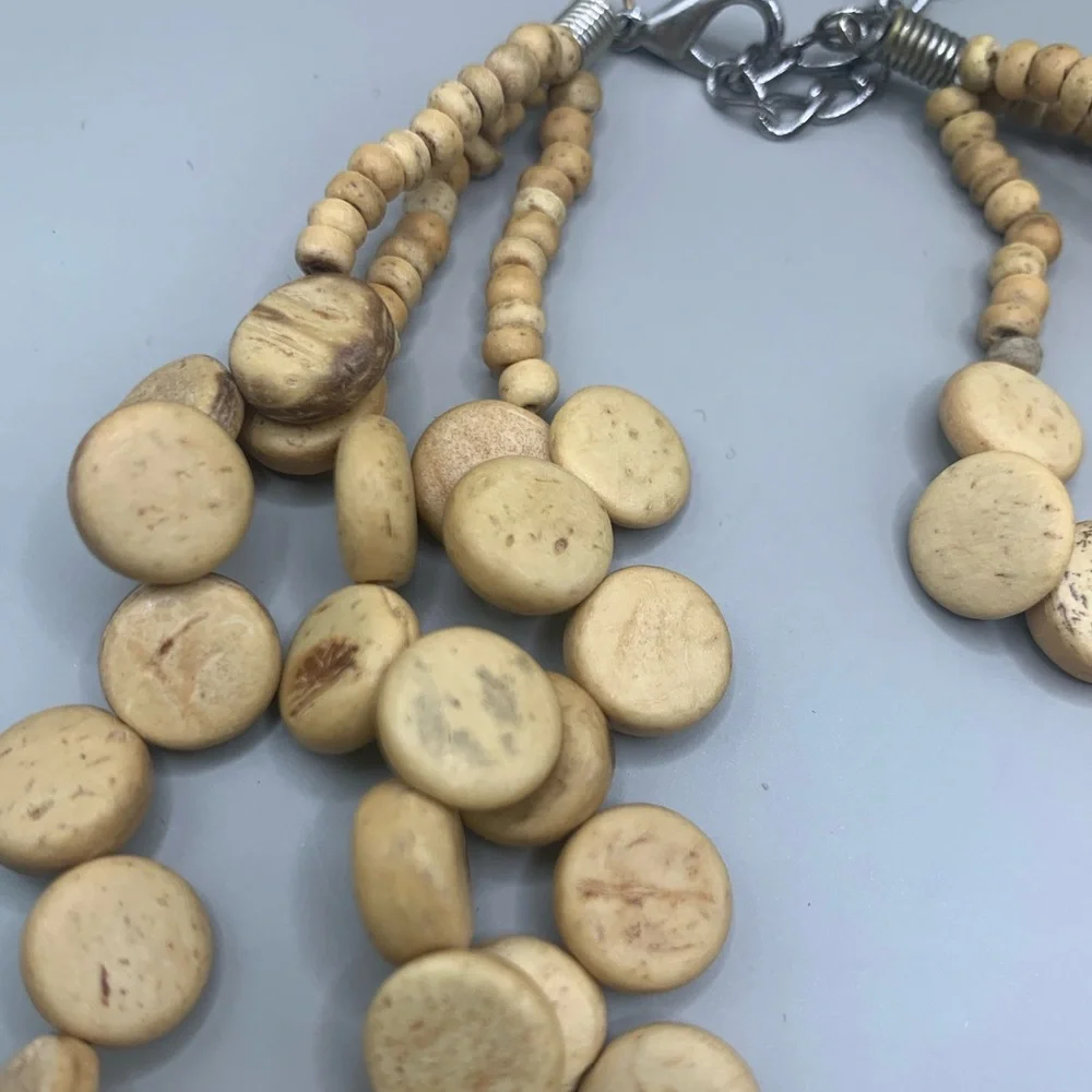 Tan Wood‎ Circle Beaded Necklace And Post earrings Necklace 8” Earrings 1 1/2”
